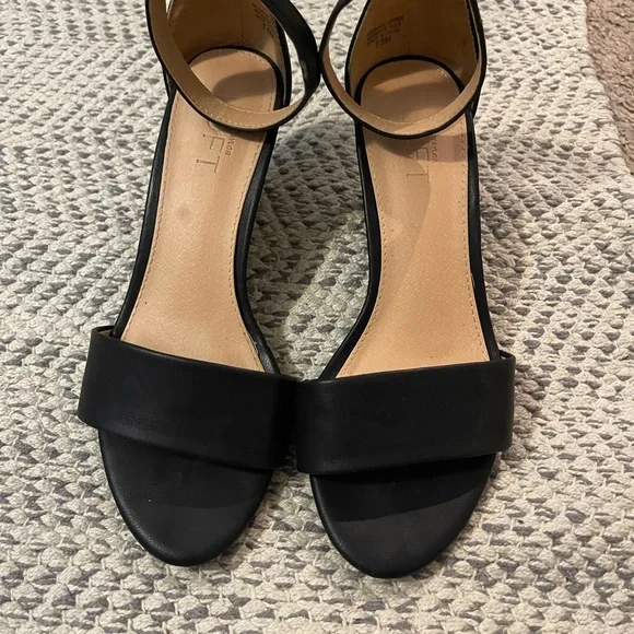 Loft - Picture 2 of 7